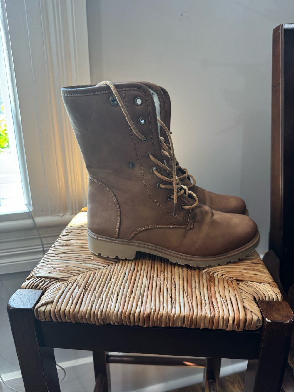 Women's Brown Lace-Up Combat Boots size 9